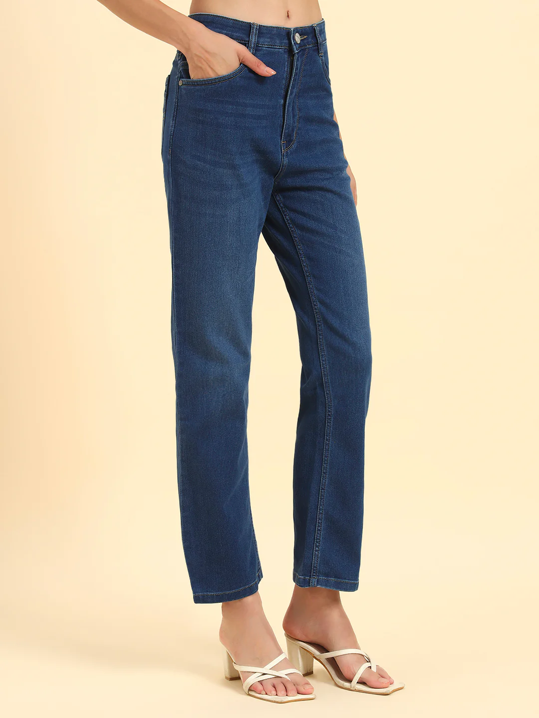 Women's Blue Solid Regular Fit Casual Jeans - Image 5