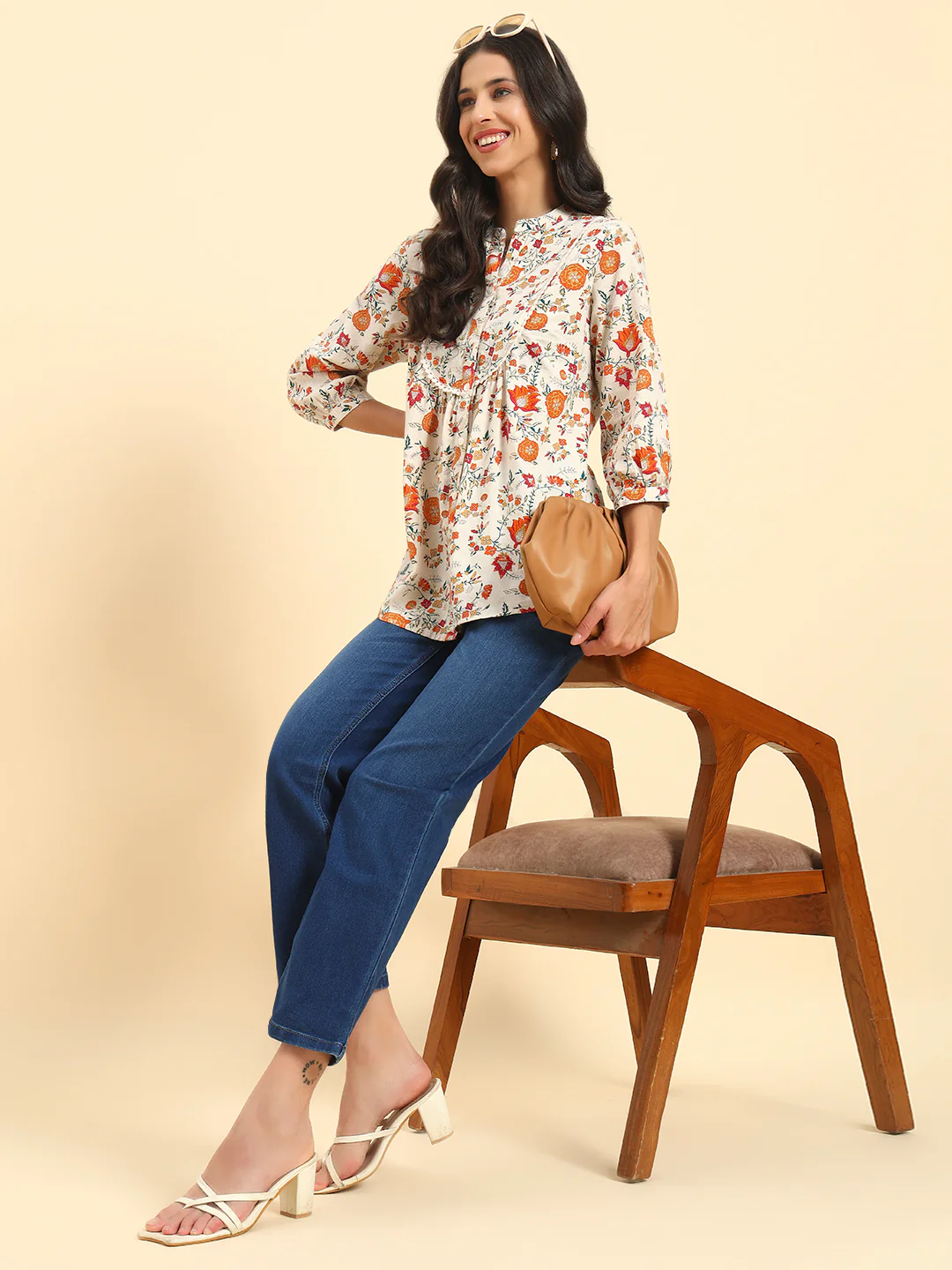 Women's Blue Solid Regular Fit Casual Jeans - Image 9