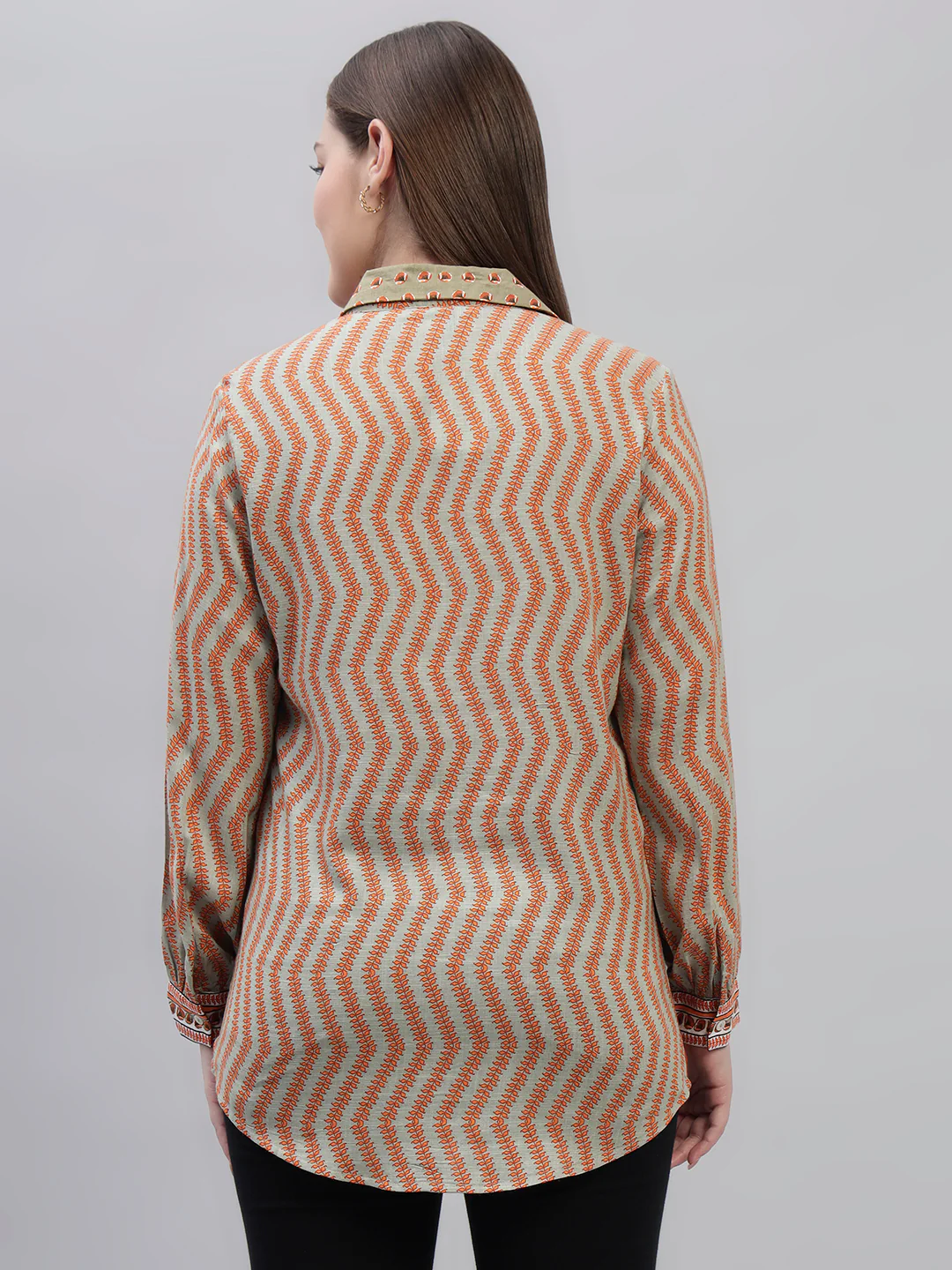 Women's Brown Printed Full Sleeves Spread Collar Casual Tunic - Image 8