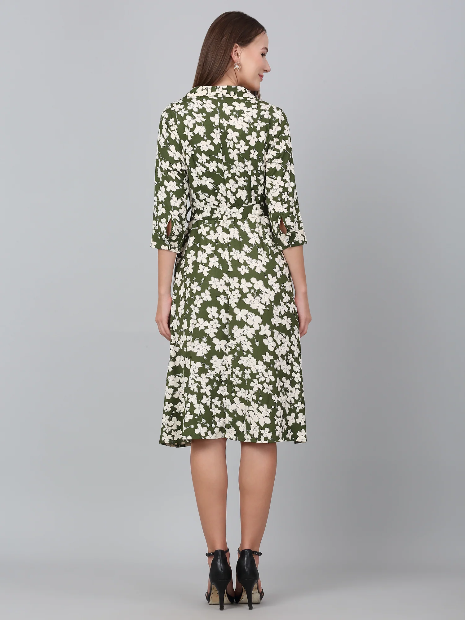 Women's Green Floral Printed Fit and Flare Casual Dress - Image 2