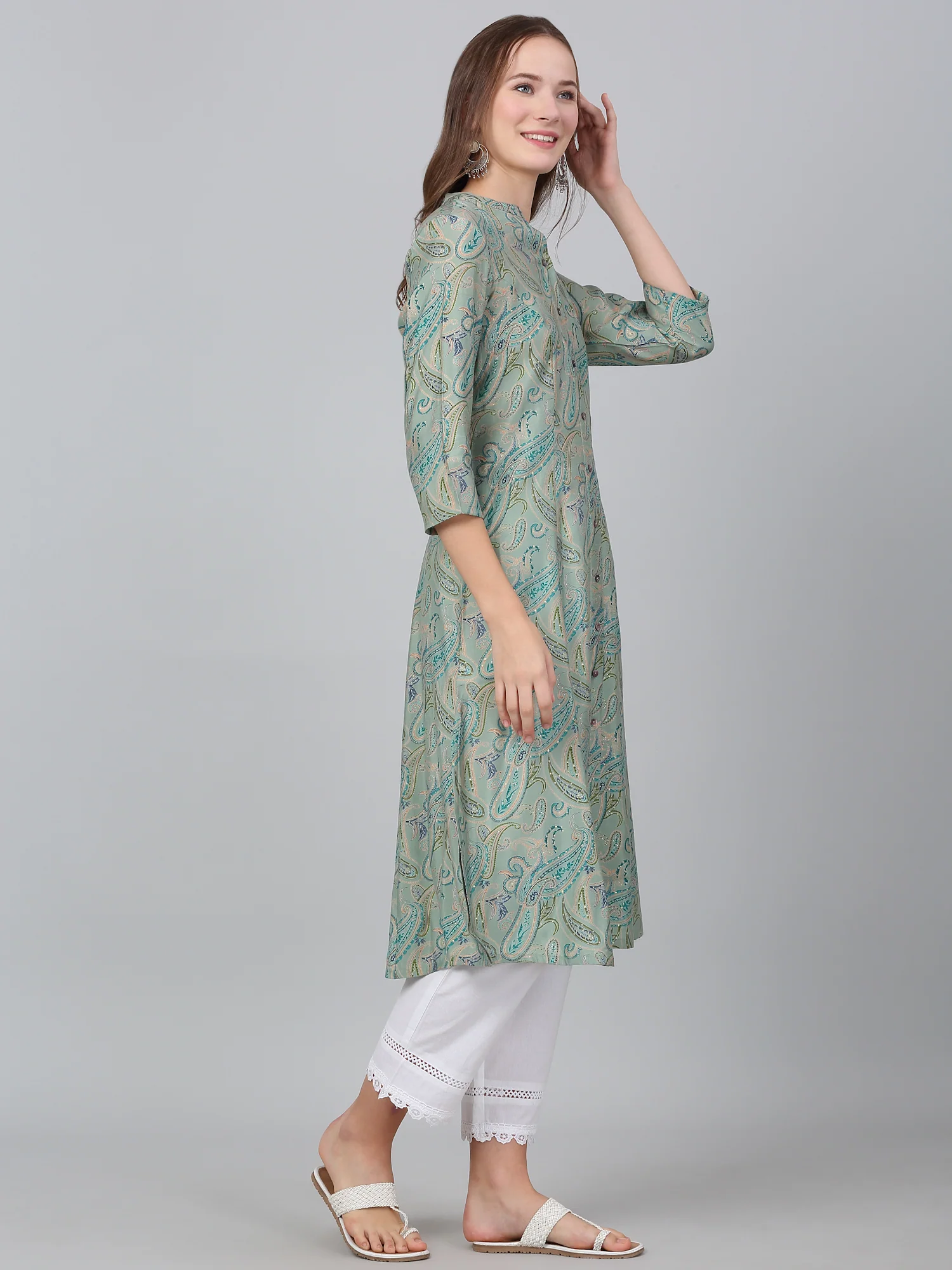 Women's Green Paisley Printed Casual Kurti - Image 4