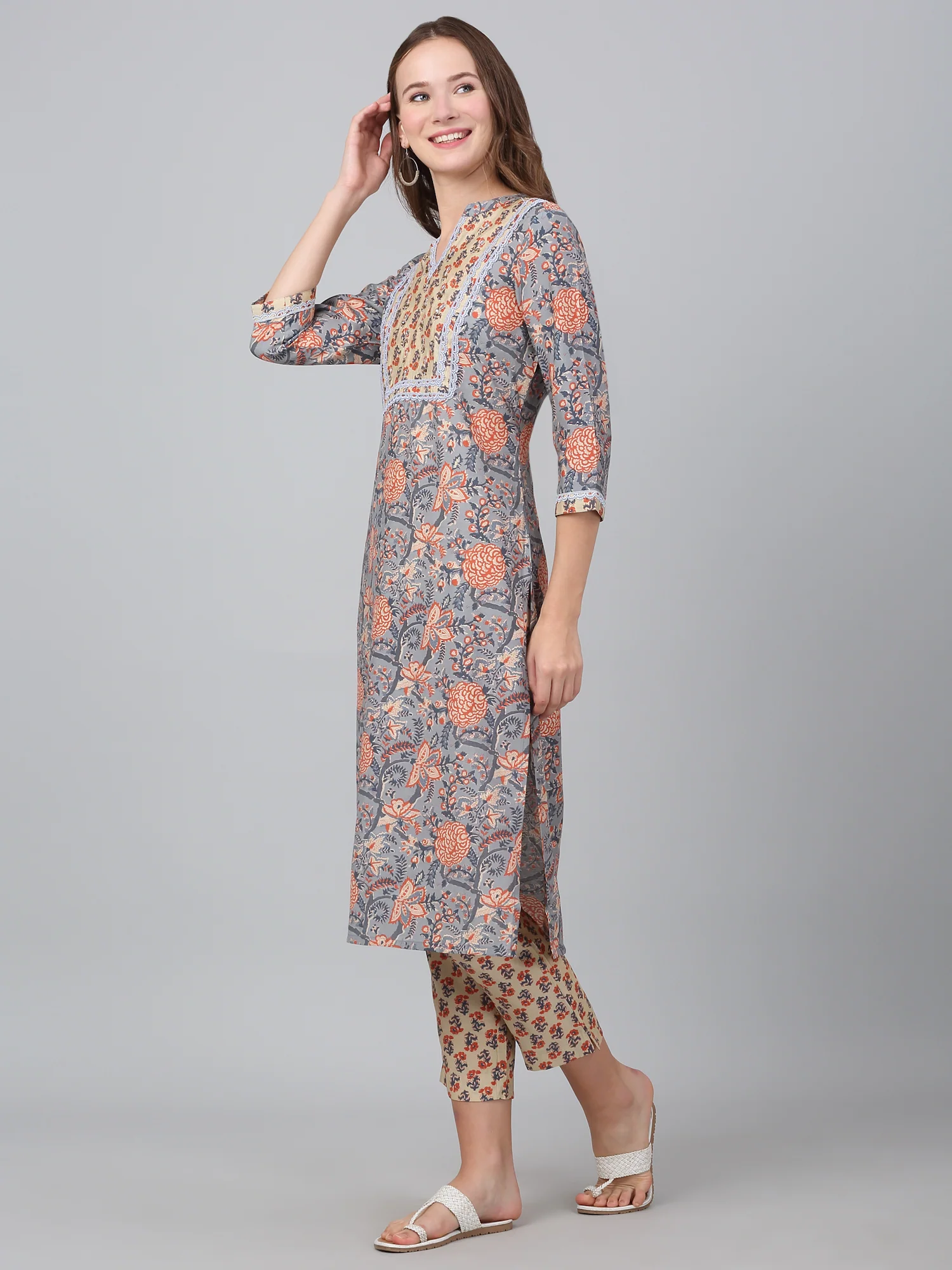 Women's Grey Floral Print Casual Kurta Palazzo Set - Image 3