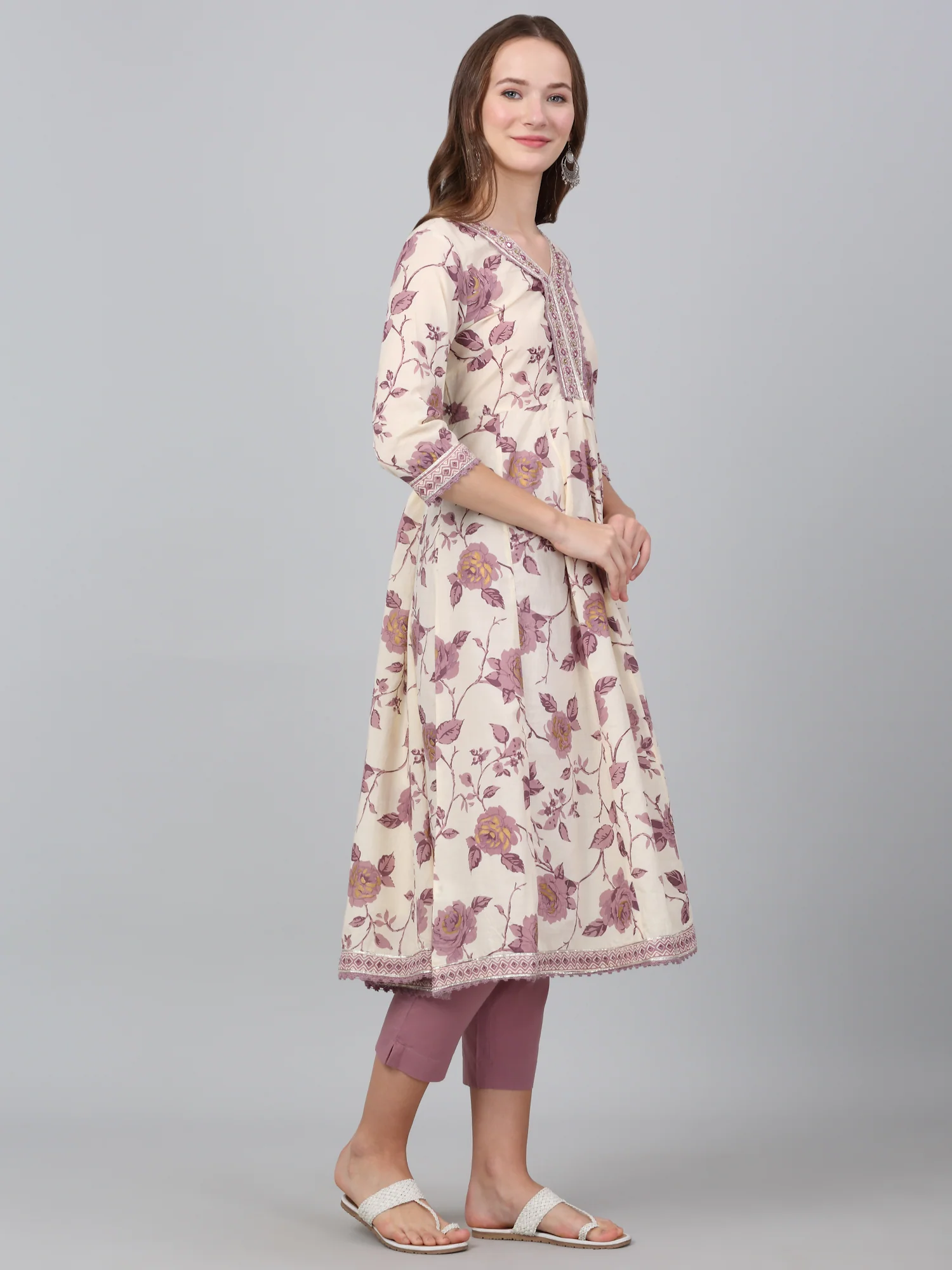 Women's Ivory Floral Print Casual Kurta Palazzo Set - Image 4