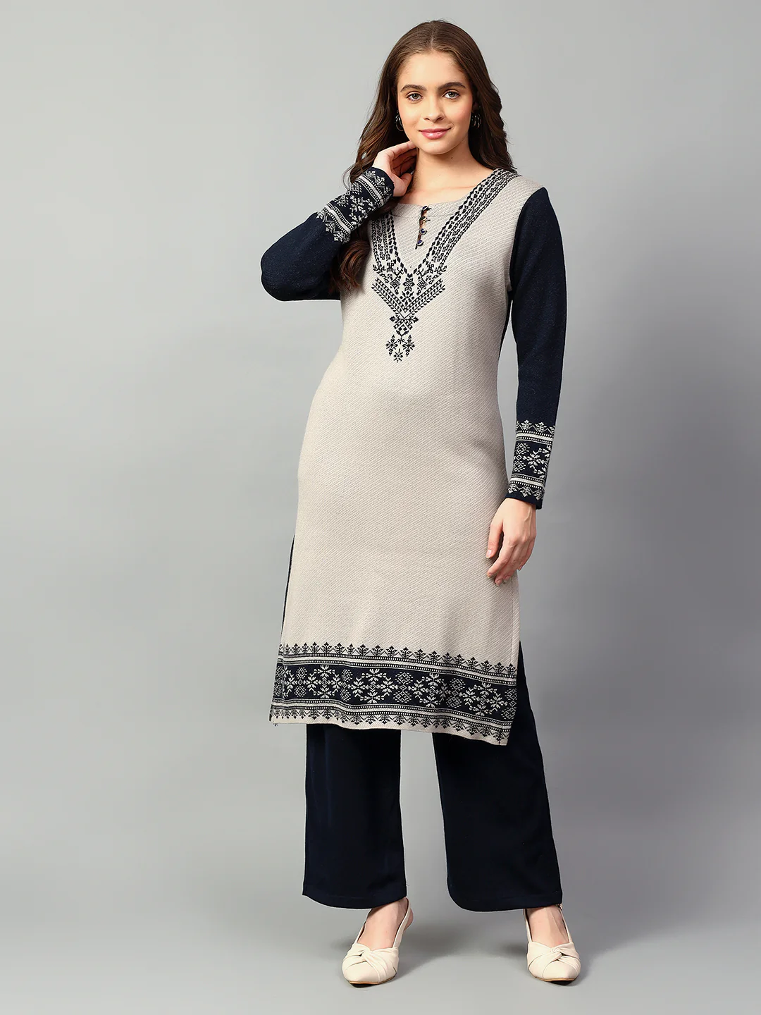 Women's Navy Blue Printed Round Neck Kurta Palazzo Set For Winter - Image 2