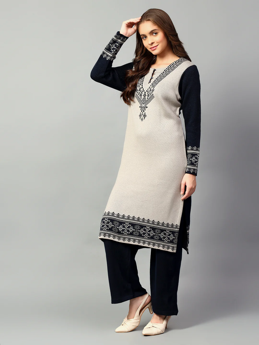 Women's Navy Blue Printed Round Neck Kurta Palazzo Set For Winter - Image 3