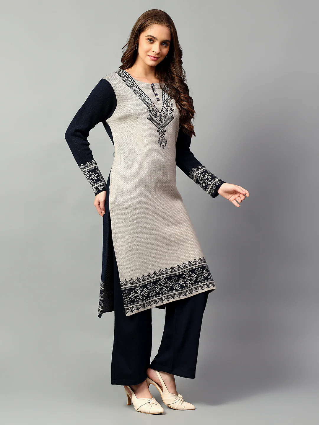 Women's Navy Blue Printed Round Neck Kurta Palazzo Set For Winter - Image 4