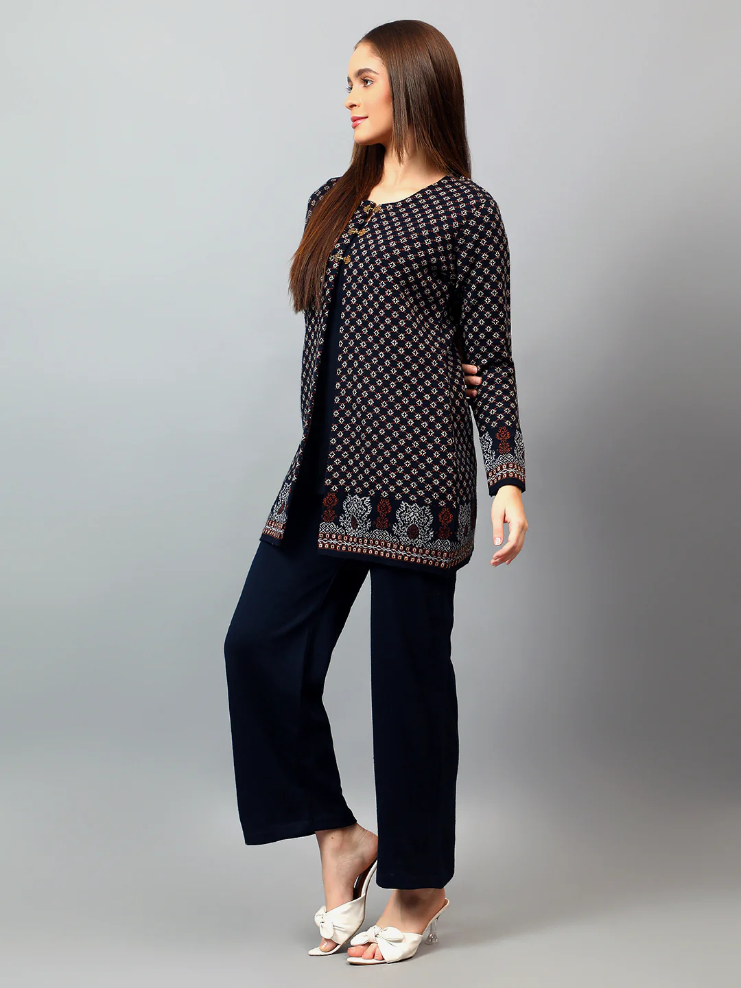 Women's Navy Blue Printed Round Neck Kurta Palazzo Set For Winter - Image 3