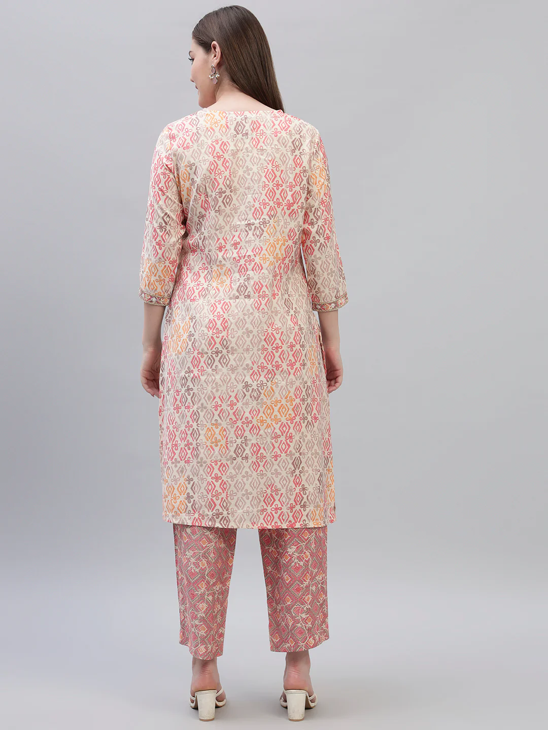 Women's Pink Printed 3/4th Sleeves Round Neck Casual Kurti Plazo Set - Image 3