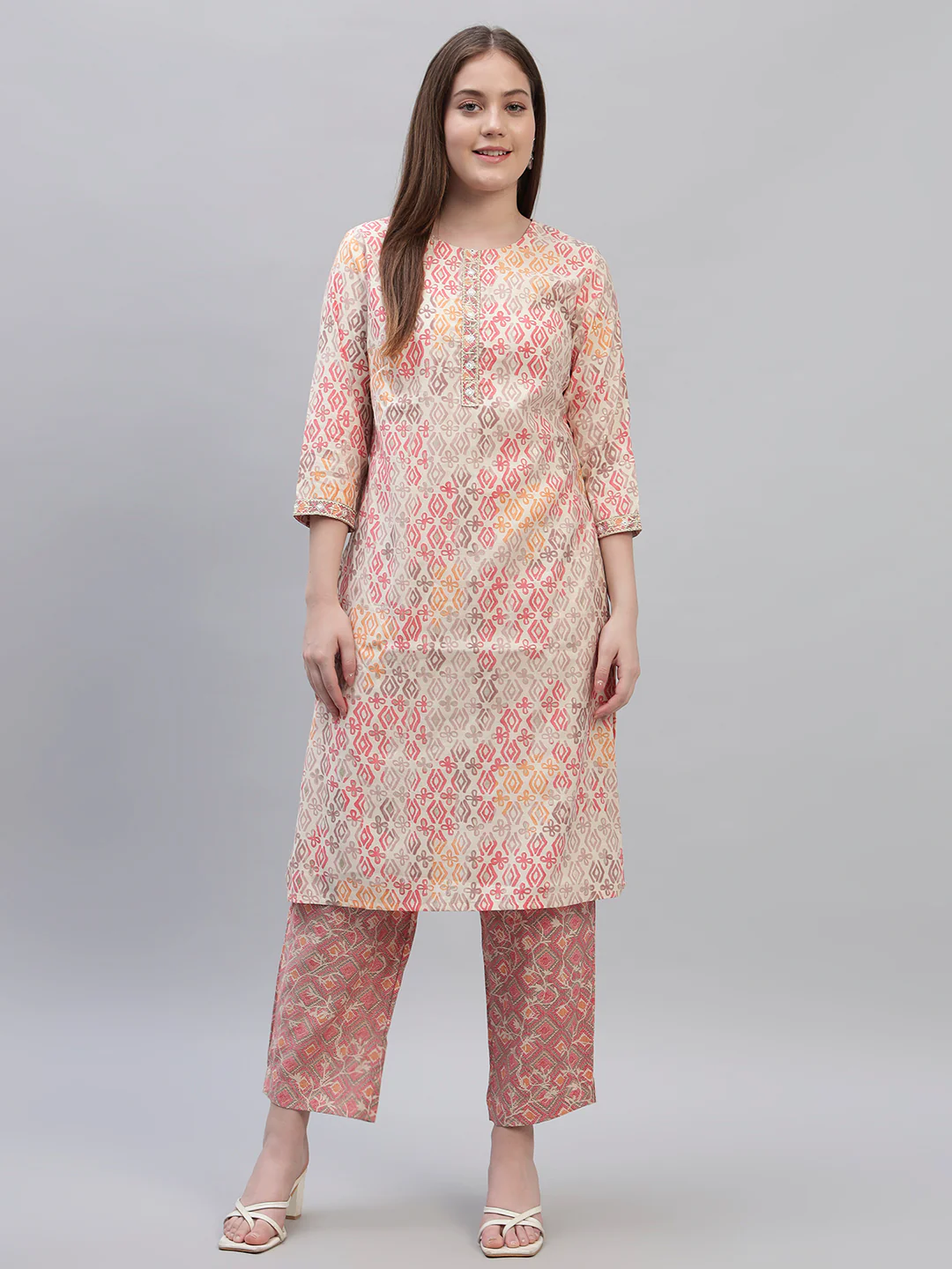 Women's Pink Printed 3/4th Sleeves Round Neck Casual Kurti Plazo Set - Image 4