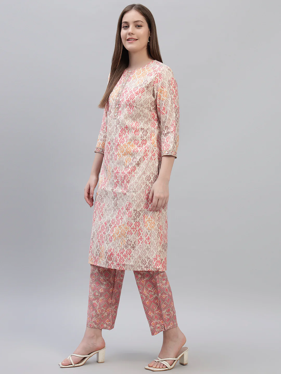 Women's Pink Printed 3/4th Sleeves Round Neck Casual Kurti Plazo Set - Image 5
