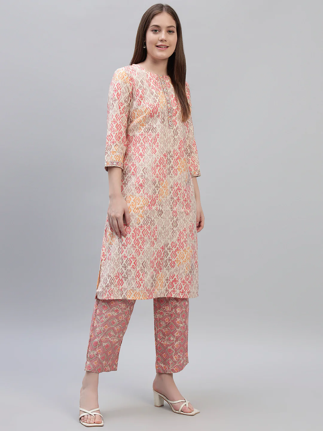 Women's Pink Printed 3/4th Sleeves Round Neck Casual Kurti Plazo Set - Image 6