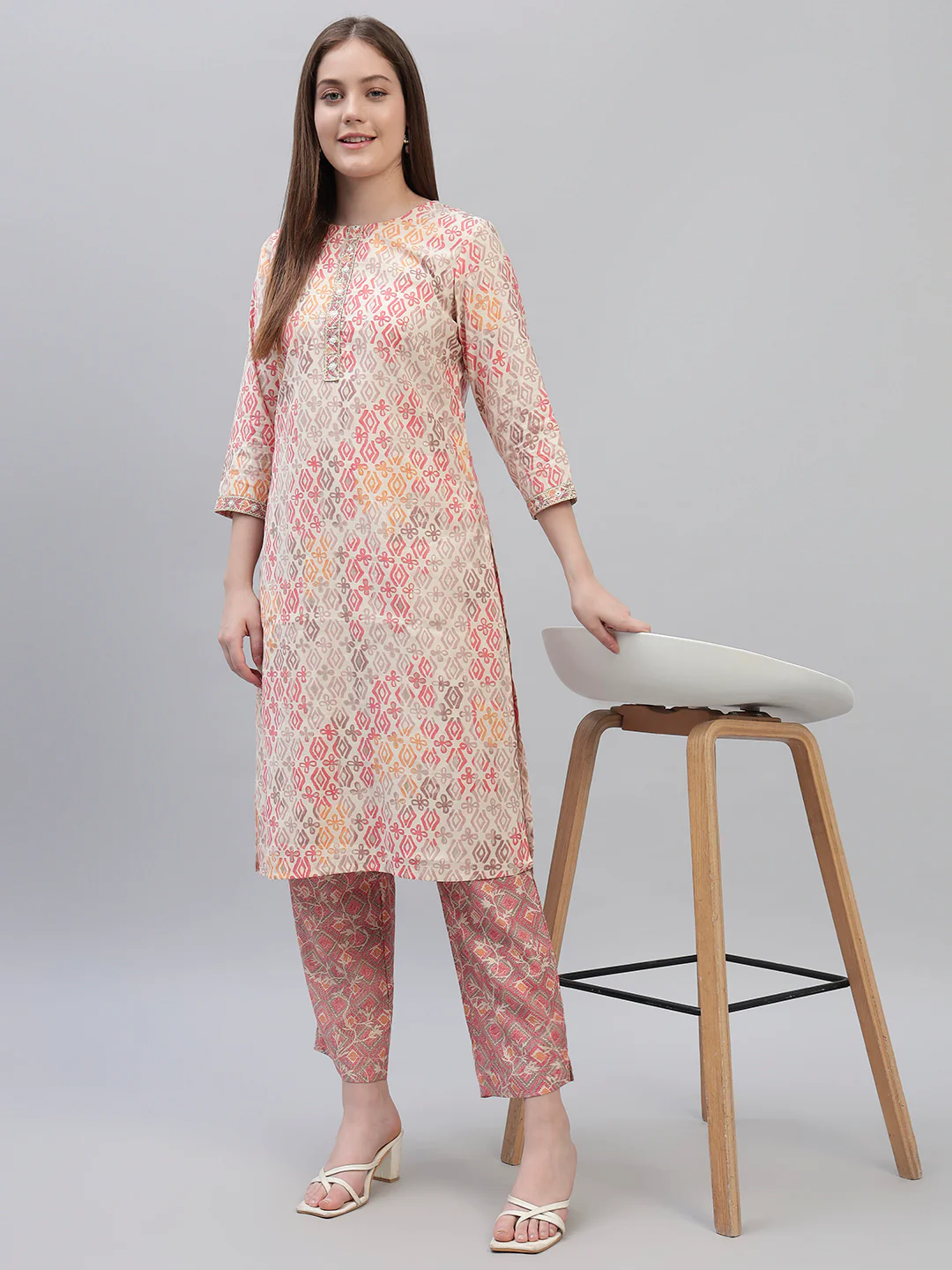 Women's Pink Printed 3/4th Sleeves Round Neck Casual Kurti Plazo Set - Image 8