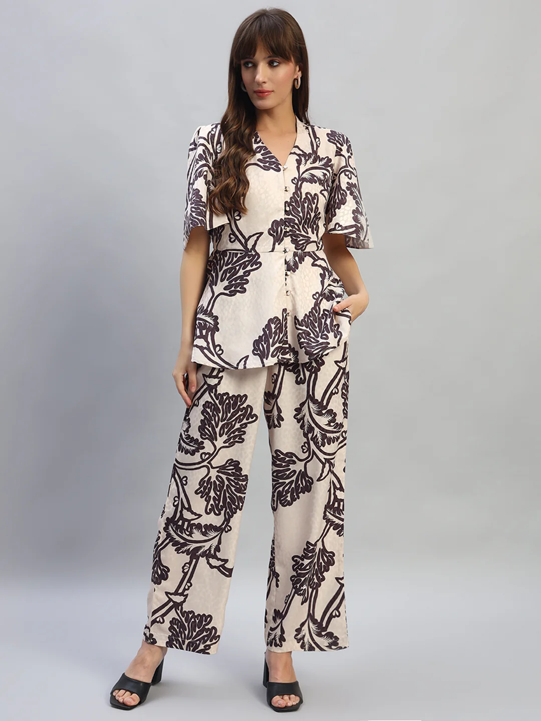 Women's Printed Beige V-Neck Half Sleeves Co-ord-Set - Image 2