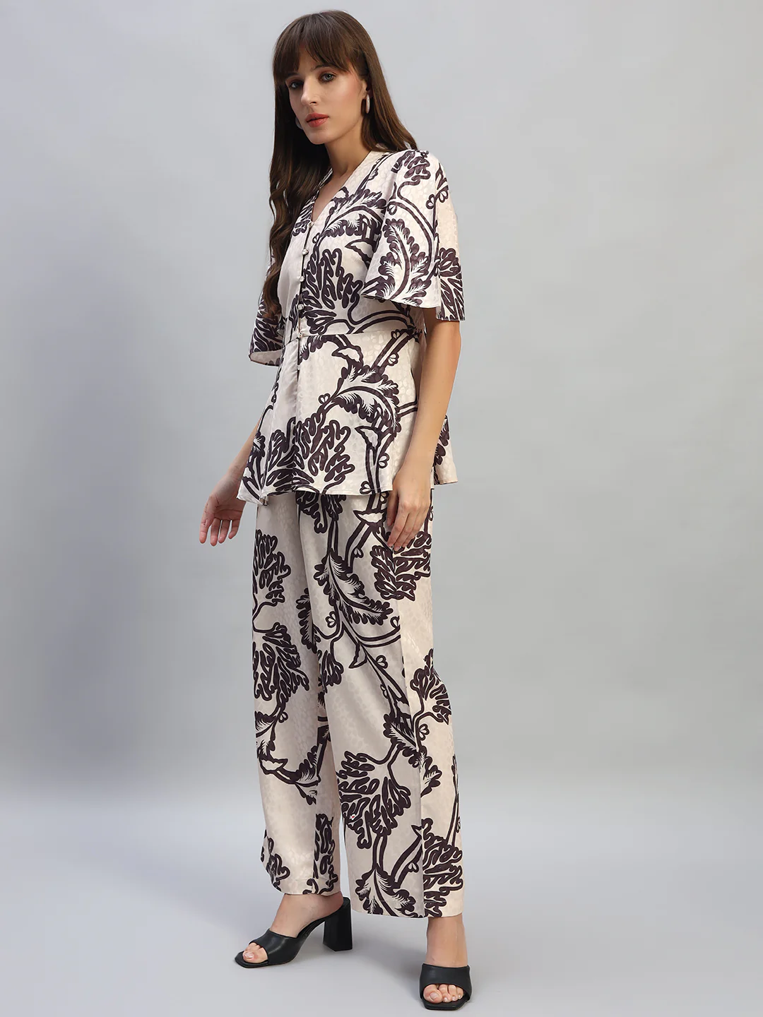 Women's Printed Beige V-Neck Half Sleeves Co-ord-Set - Image 3
