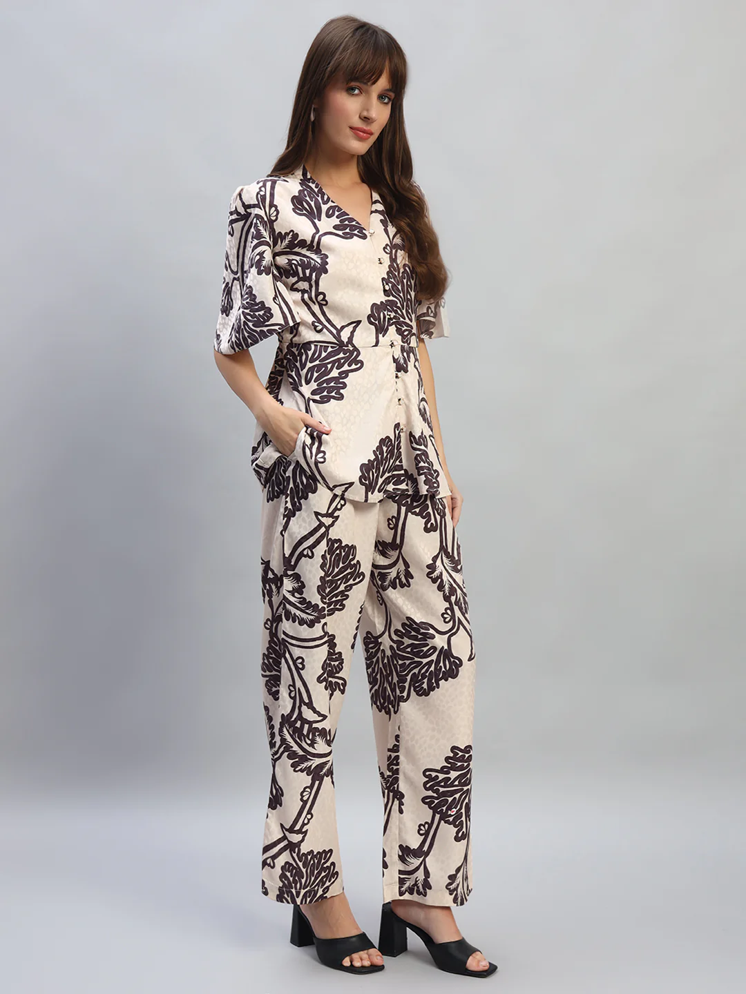 Women's Printed Beige V-Neck Half Sleeves Co-ord-Set - Image 5