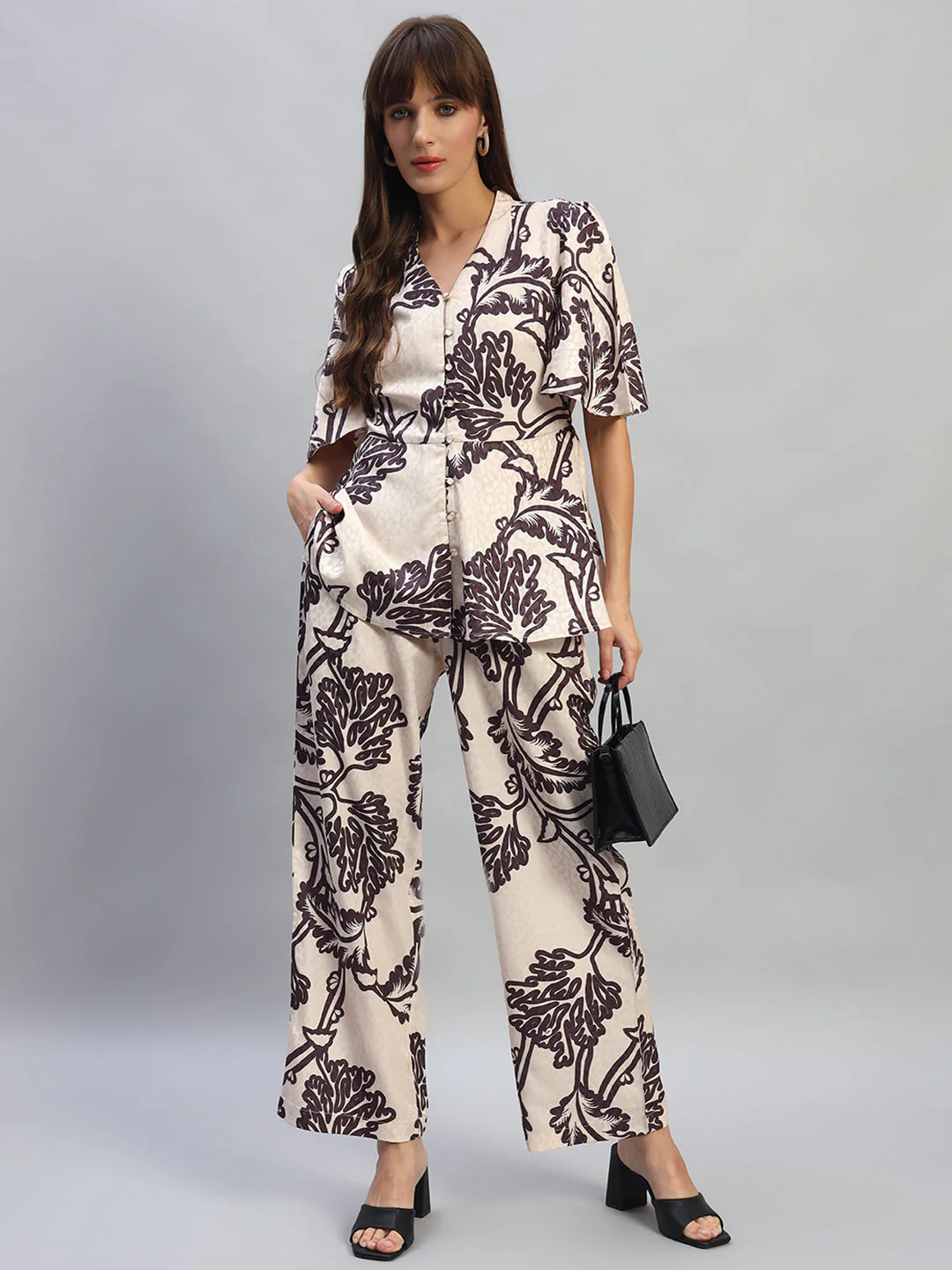 Women's Printed Beige V-Neck Half Sleeves Co-ord-Set - Image 7