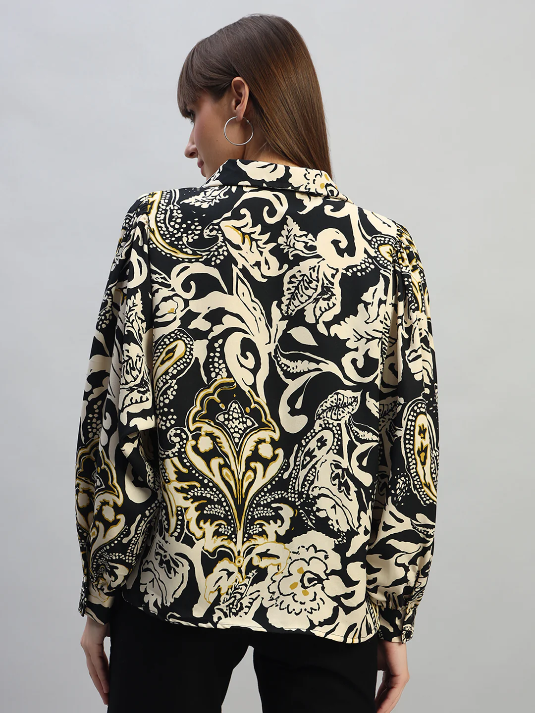 Women's Printed Black Full Sleeves Spread Collar Casual Tunic - Image 4
