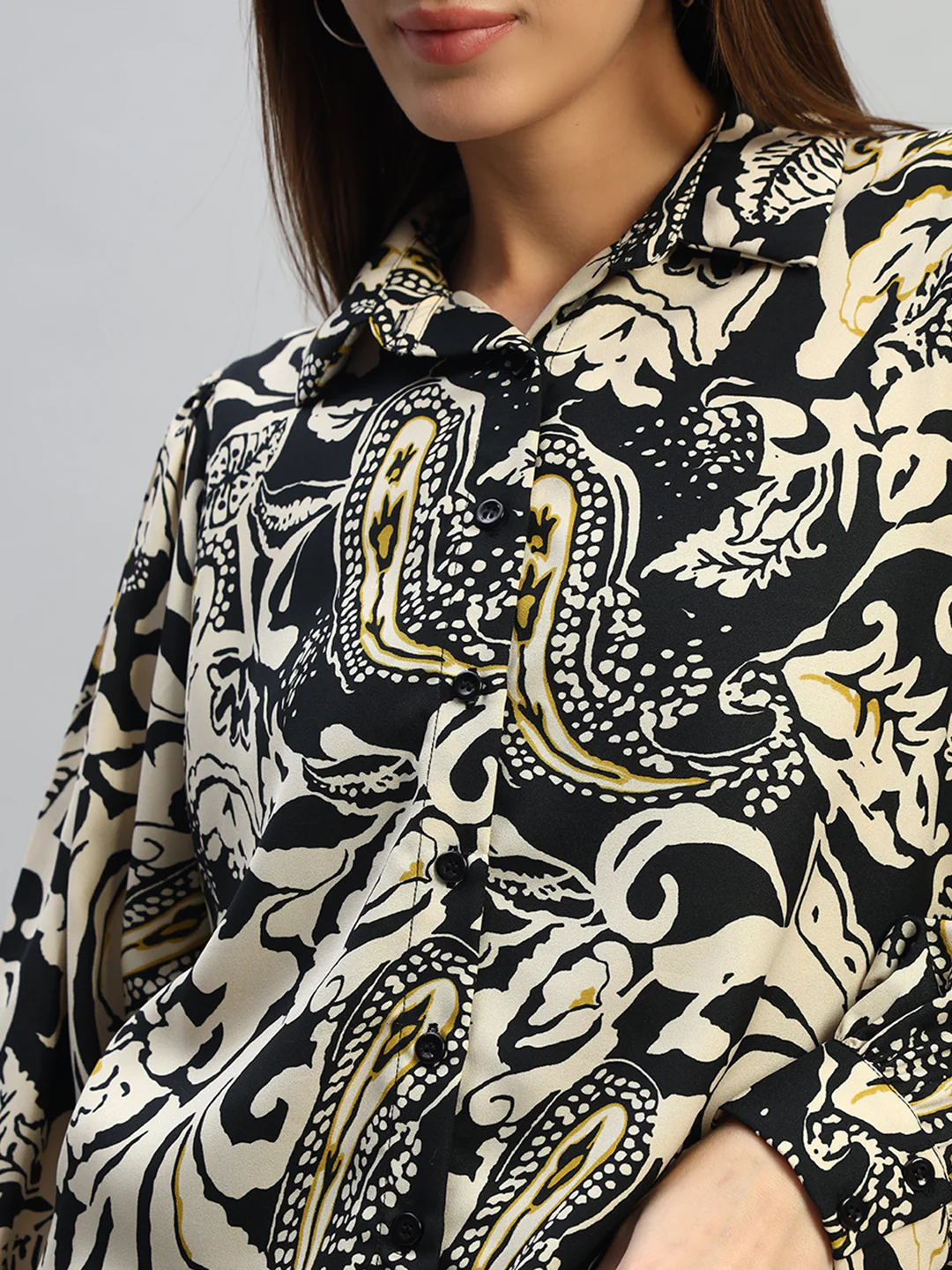 Women's Printed Black Full Sleeves Spread Collar Casual Tunic - Image 6