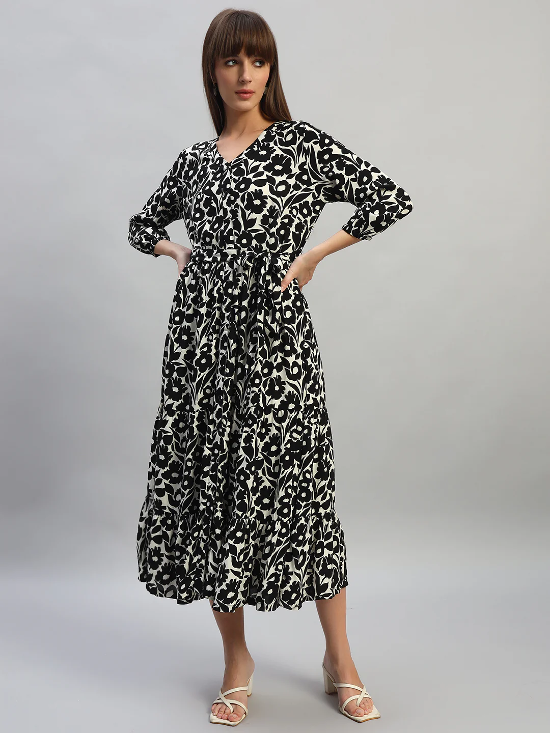 Women's Printed Black V-Neck 3/4th Sleeves Casual Dress - Image 2