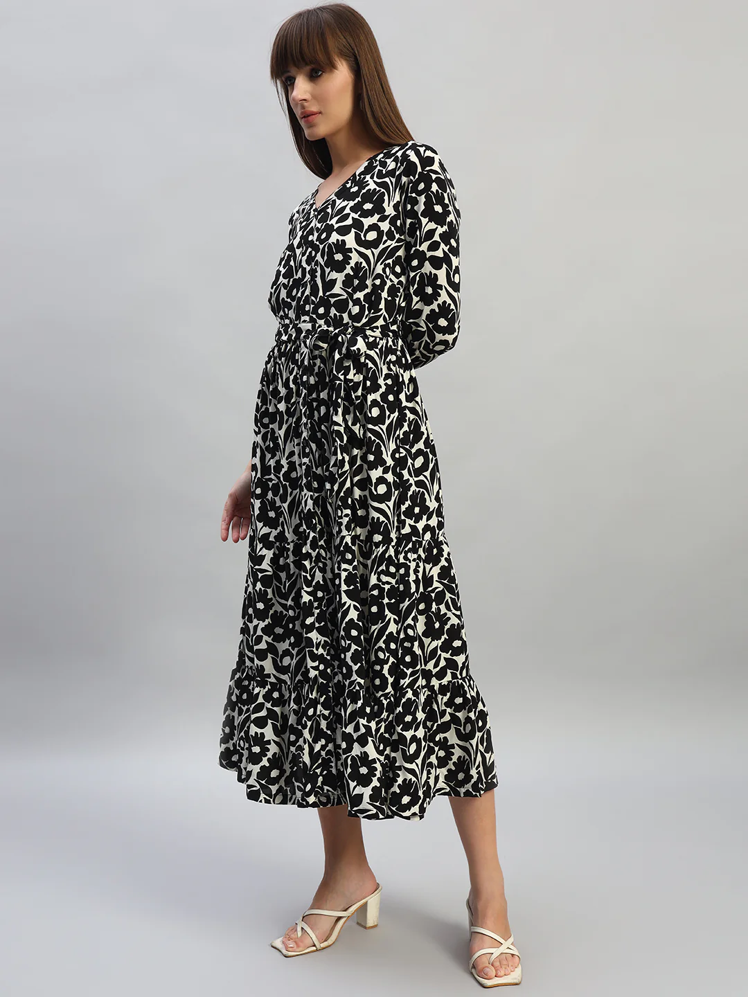 Women's Printed Black V-Neck 3/4th Sleeves Casual Dress - Image 3