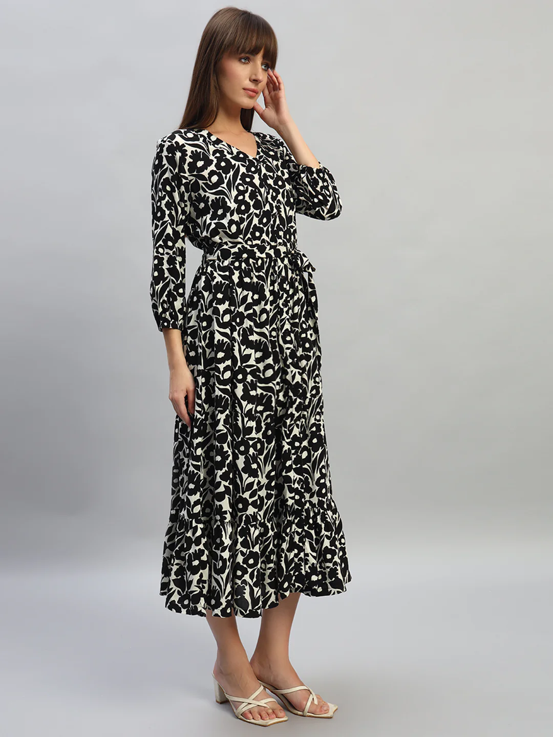 Women's Printed Black V-Neck 3/4th Sleeves Casual Dress - Image 5