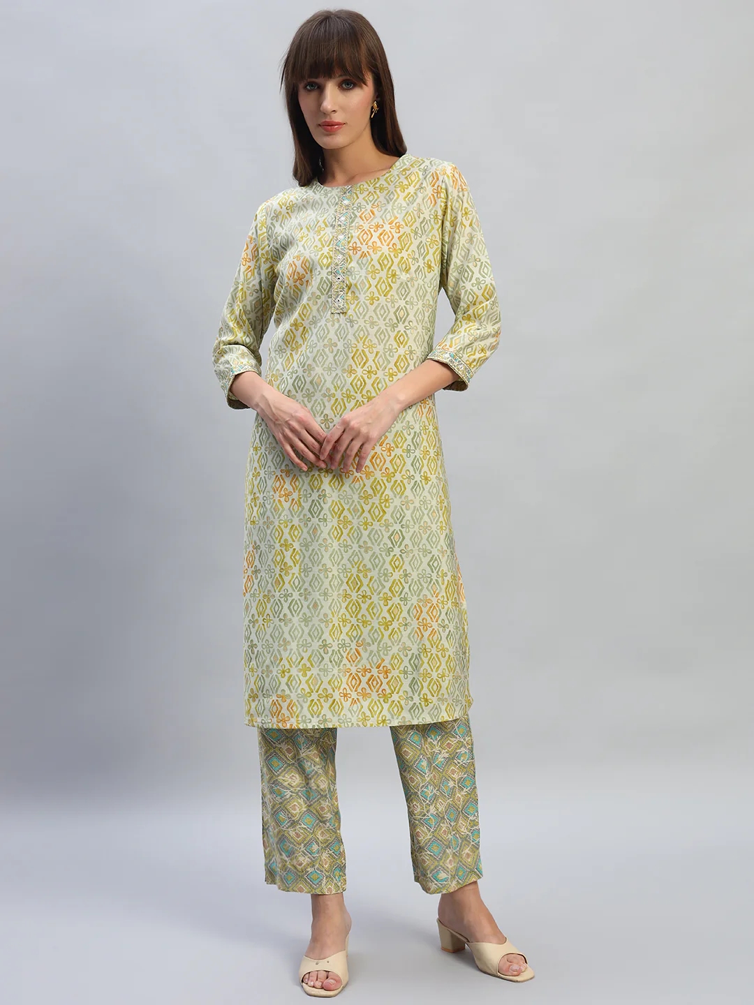 Women's Printed Green Round Neck 3/4th Sleeves Casual Kurti Plazo Set - Image 2