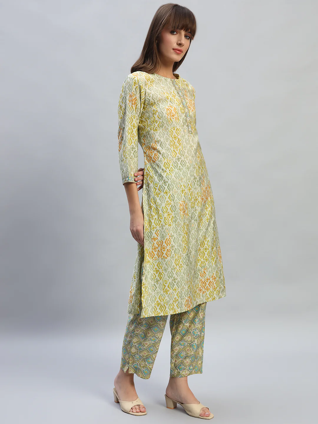 Women's Printed Green Round Neck 3/4th Sleeves Casual Kurti Plazo Set - Image 5