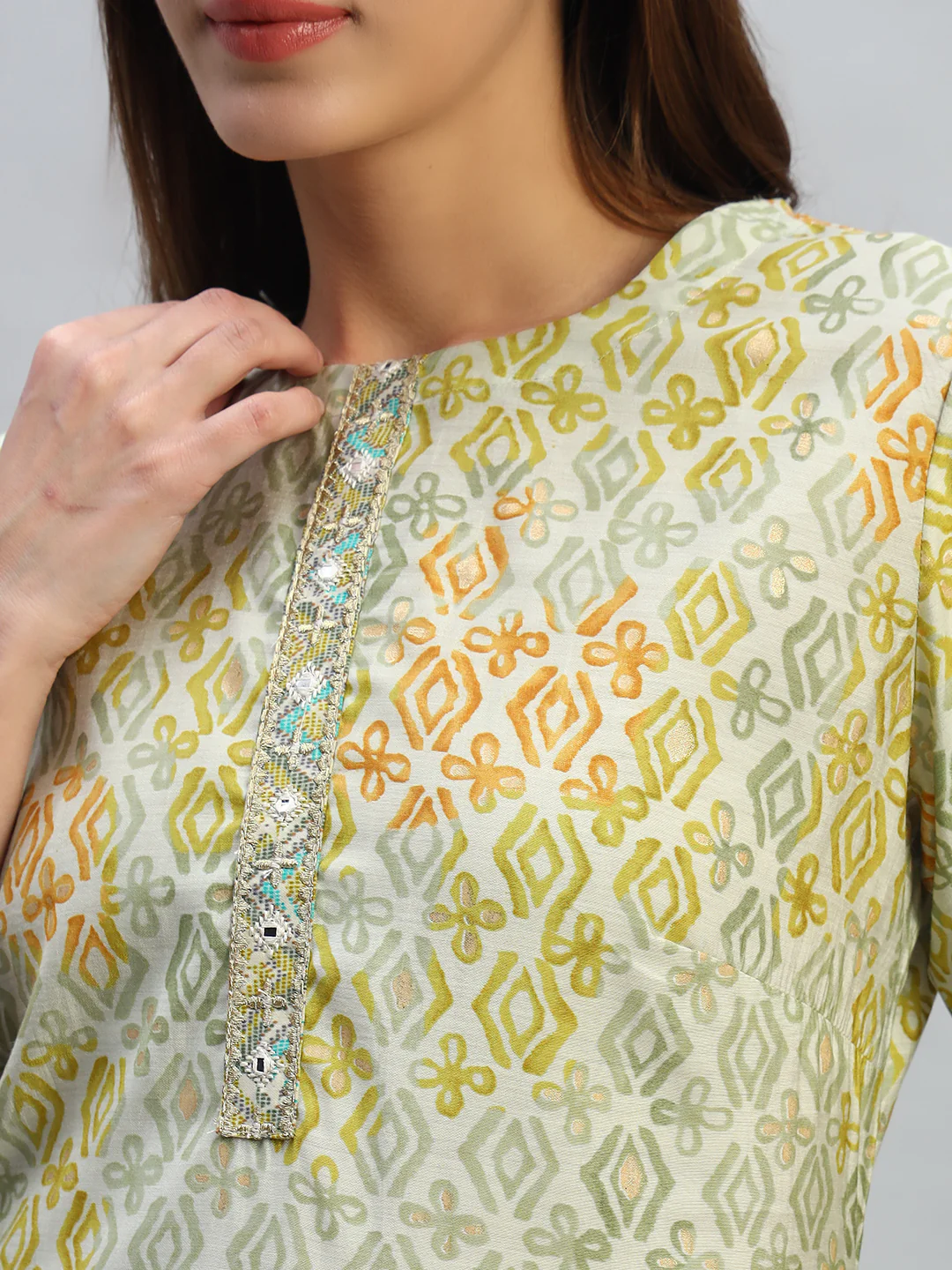 Women's Printed Green Round Neck 3/4th Sleeves Casual Kurti Plazo Set - Image 6