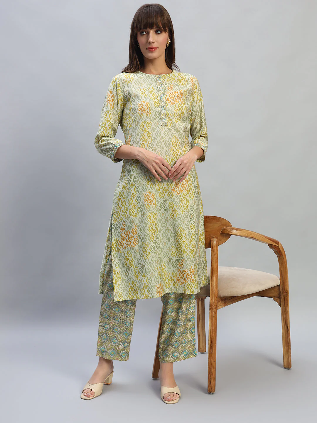 Women's Printed Green Round Neck 3/4th Sleeves Casual Kurti Plazo Set - Image 7