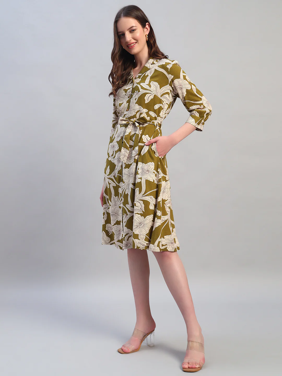 Women's Printed Green V-Neck 3/4th Sleeves Casual Dress - Image 3
