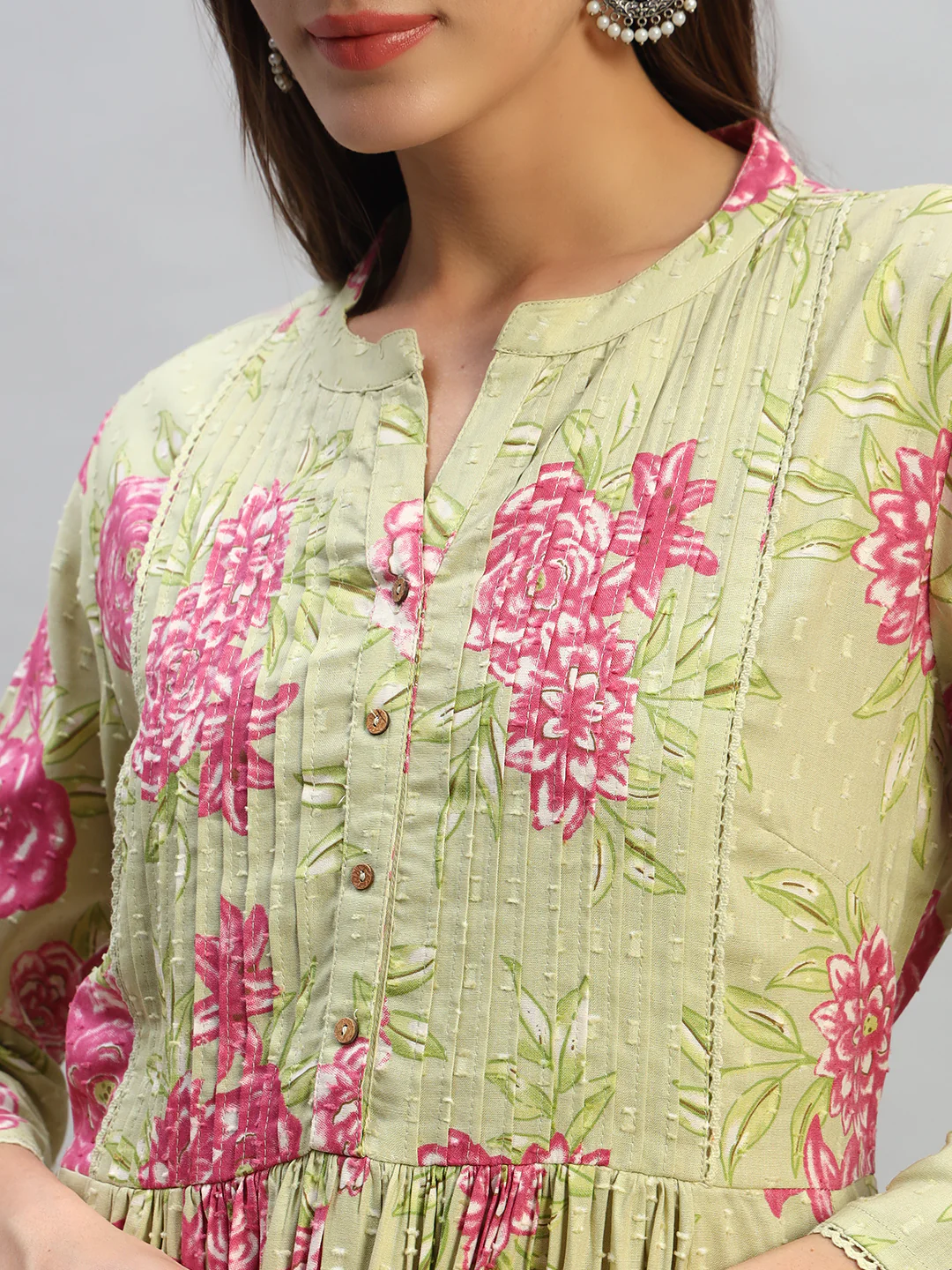 Women's Printed Green V-Neck 3/4th Sleeves Casual Kurti - Image 6