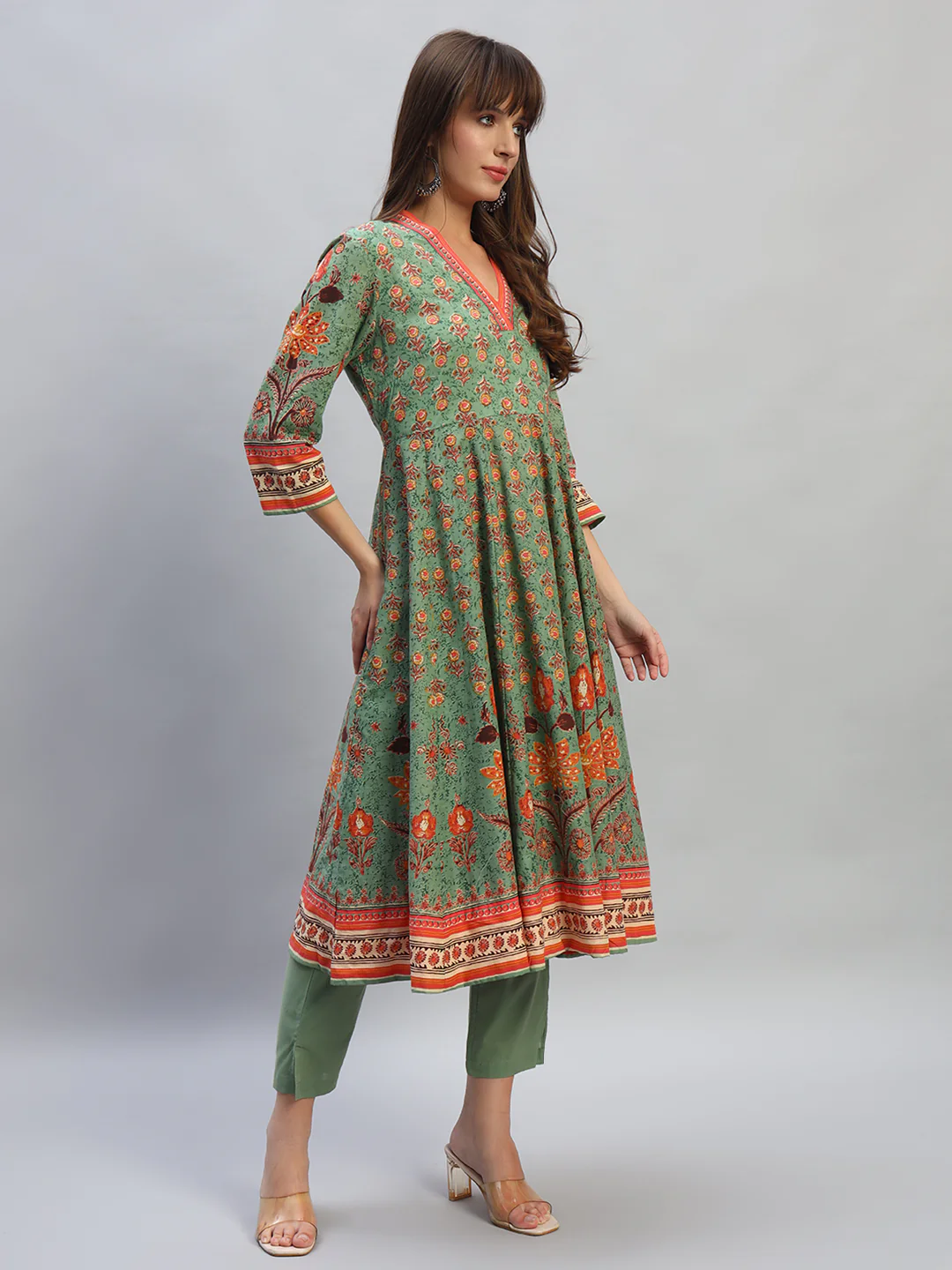 Women's Printed Green V-Neck 3/4th Sleeves Casual Kurti Plazo Set - Image 5