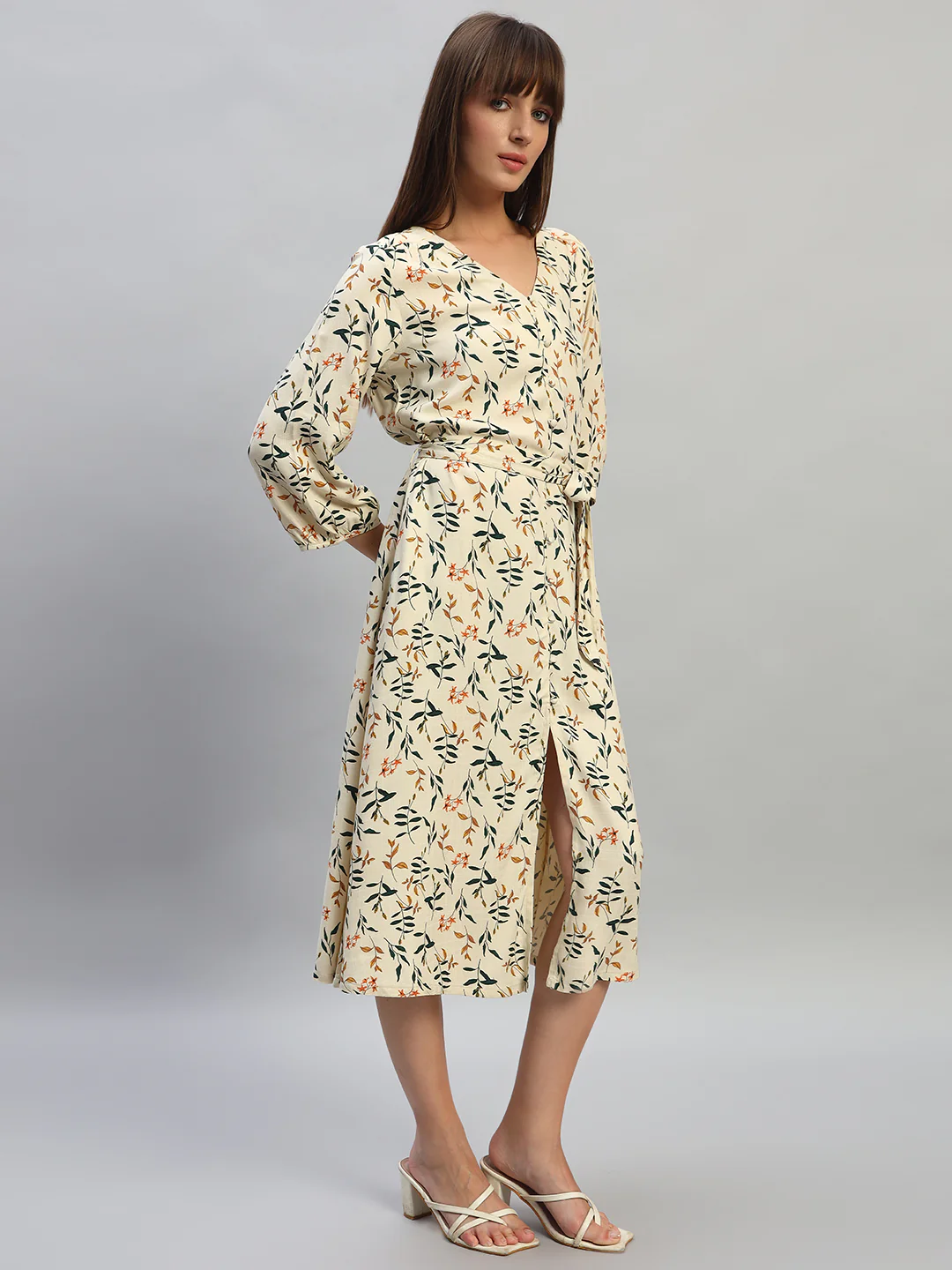 Women's Printed Ivory V-Neck 3/4th Sleeves Casual Dress - Image 5