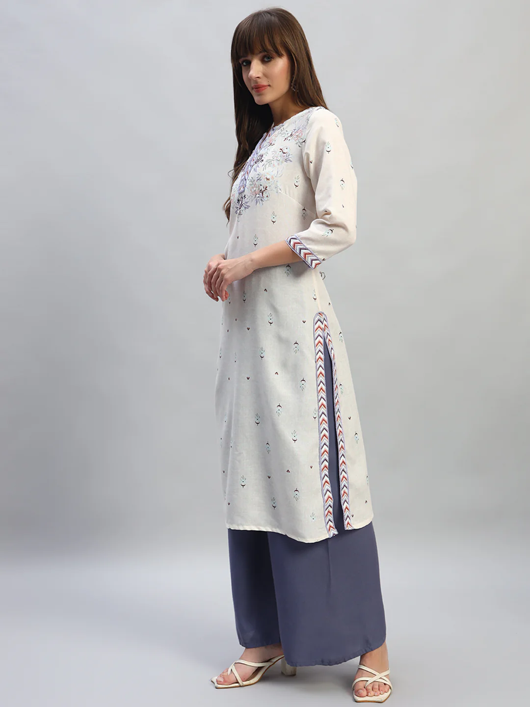 Women's Printed Ivory V-Neck 3/4th Sleeves Casual Kurti - Image 3