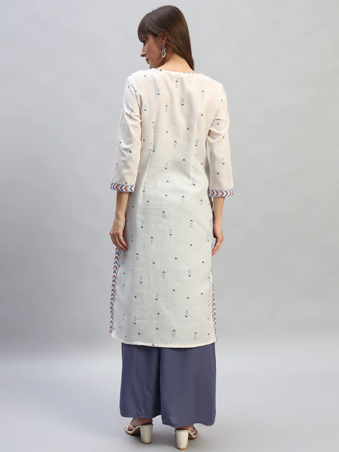 Women's Printed Ivory V-Neck 3/4th Sleeves Casual Kurti - Image 4