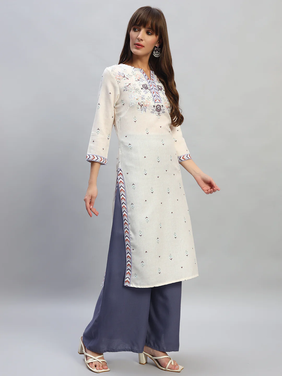 Women's Printed Ivory V-Neck 3/4th Sleeves Casual Kurti - Image 5