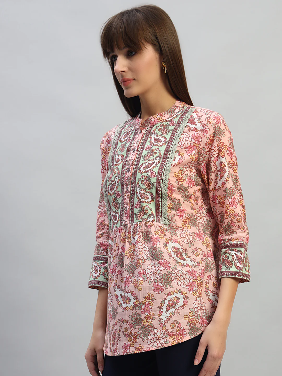 Women's Printed Peach 3/4th Sleeves Spread Collar Casual Tunic - Image 3