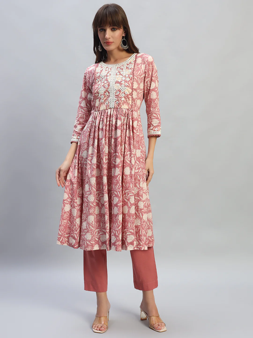 Women's Printed Pink Round Neck 3/4th Sleeves Casual Kurti Plazo Set - Image 2