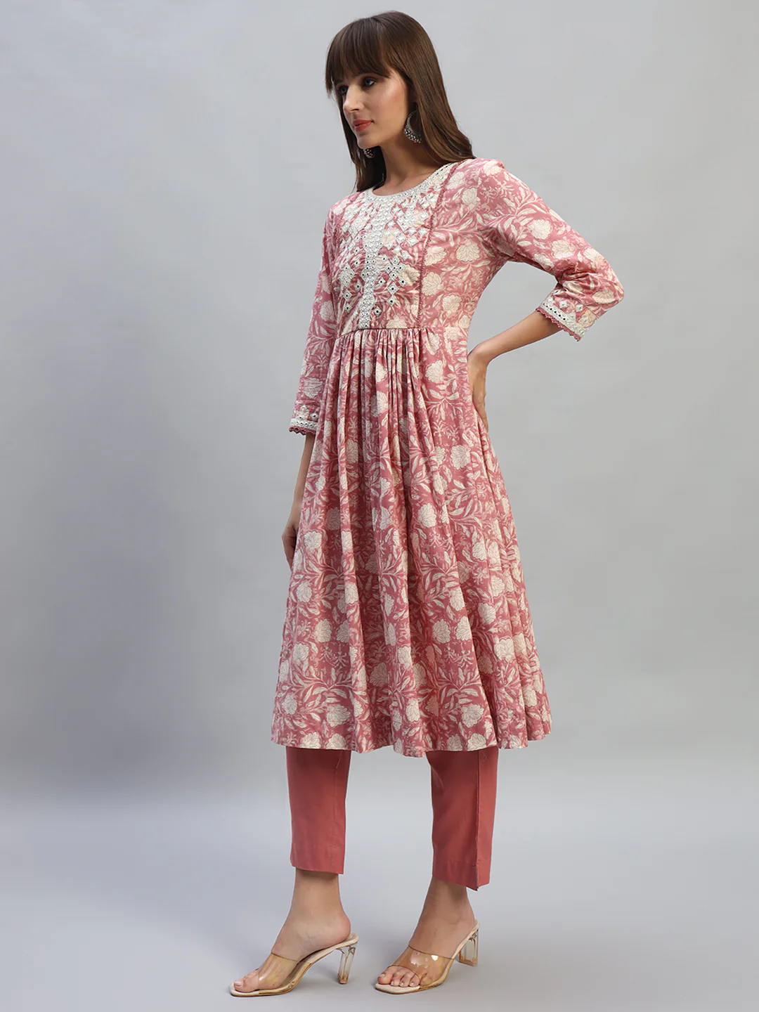 Women's Printed Pink Round Neck 3/4th Sleeves Casual Kurti Plazo Set - Image 3
