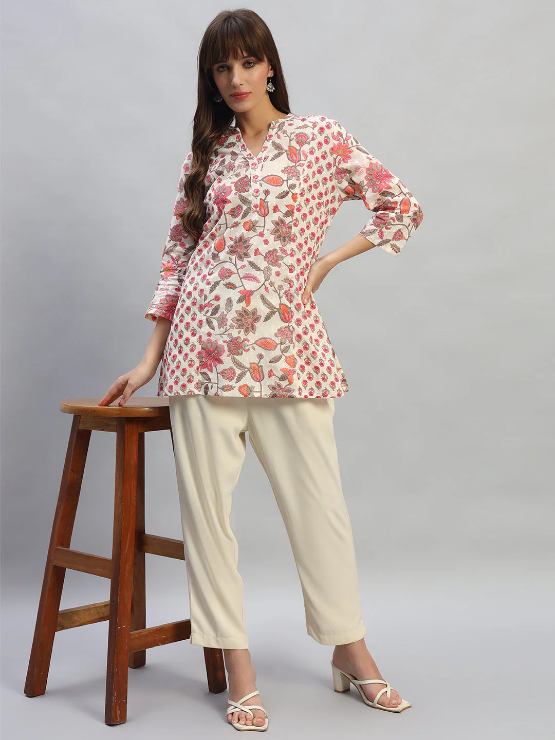 Women's Printed Pink V-Neck 3/4th Sleeves Casual Short Kurti - Image 7