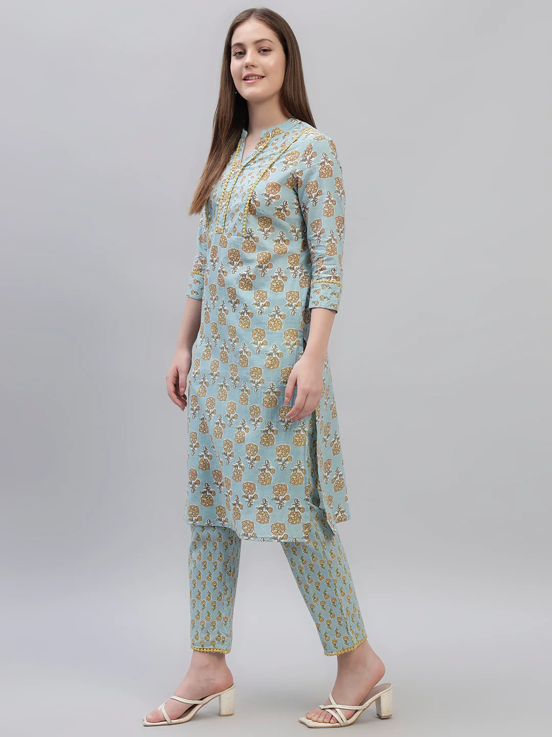 Women's Sky Blue Printed 3/4th Sleeves Round Neck Casual Kurti Plazo Set - Image 3