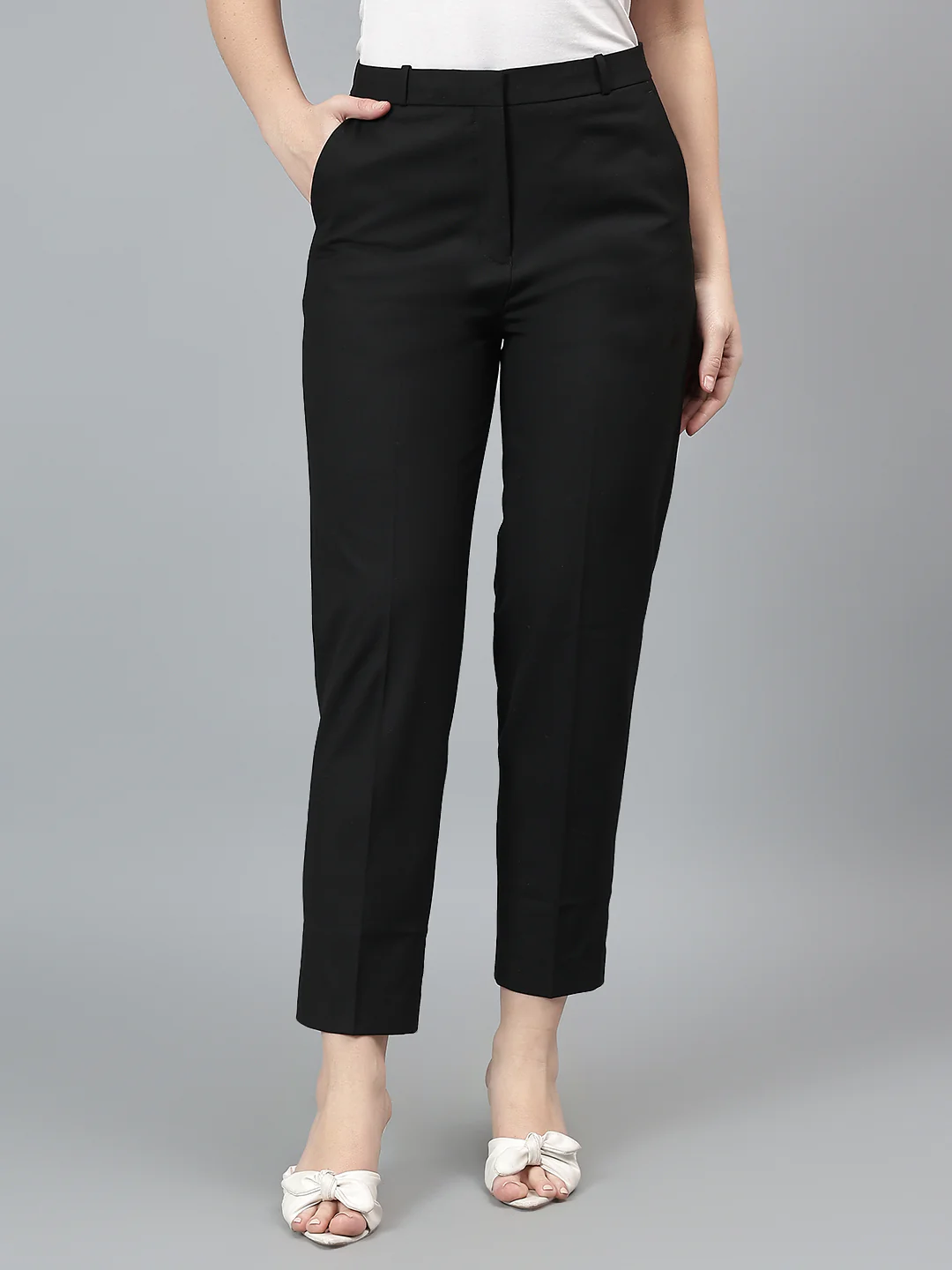 Women's Solid Black Full length Mid Rise Trousers - Image 2