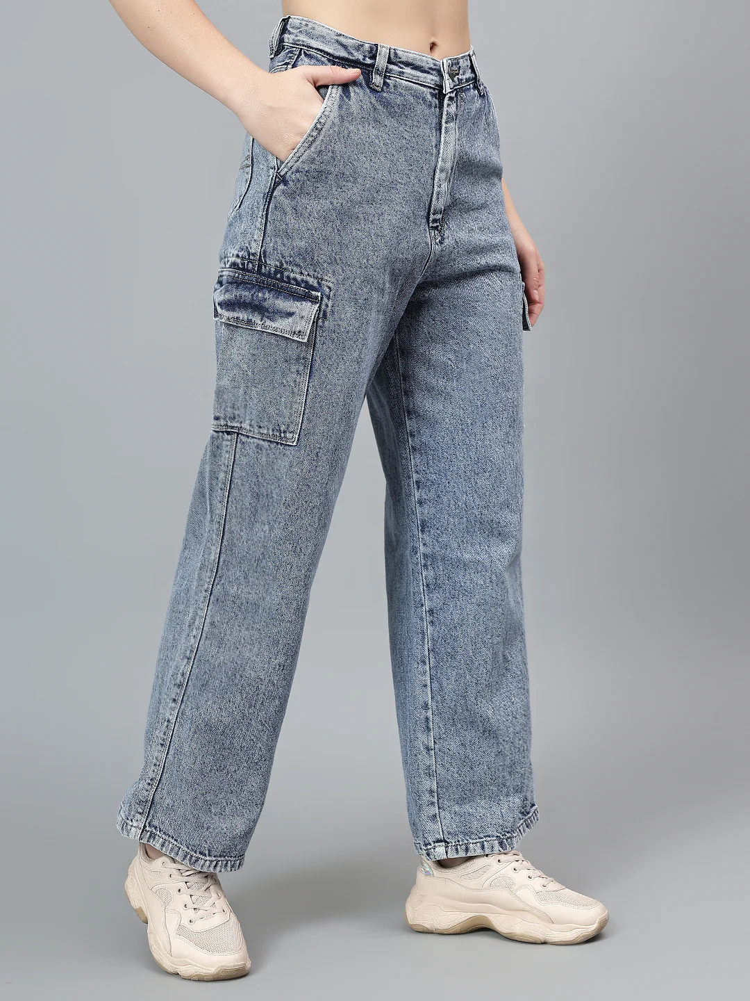 Women's Solid Blue Cargo Jeans - Image 4