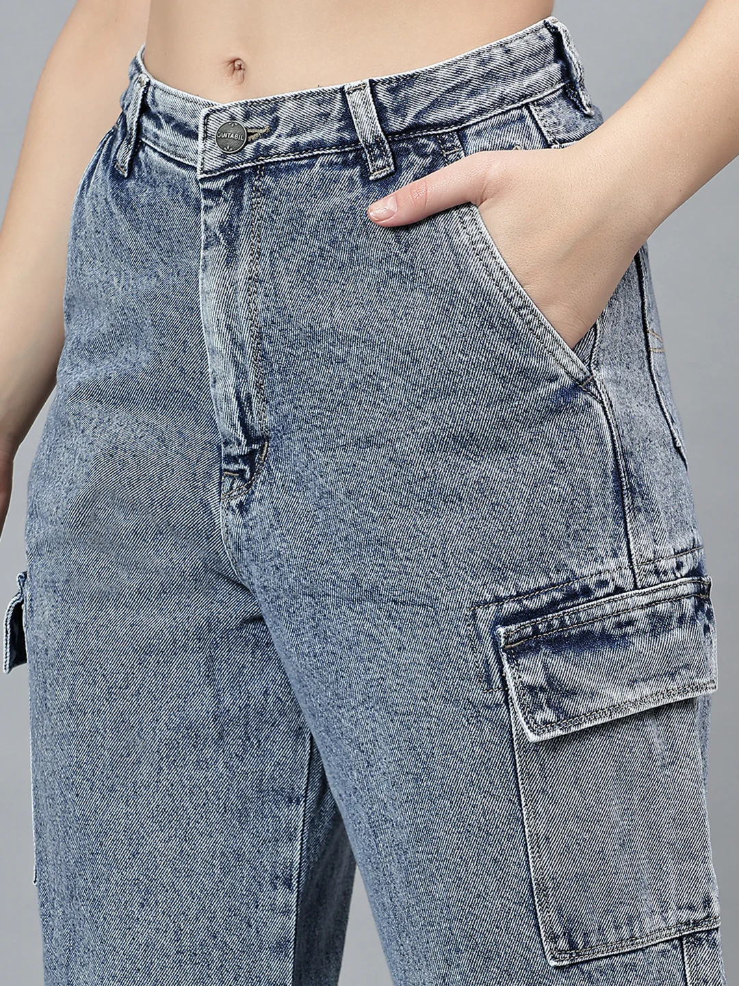 Women's Solid Blue Cargo Jeans - Image 6