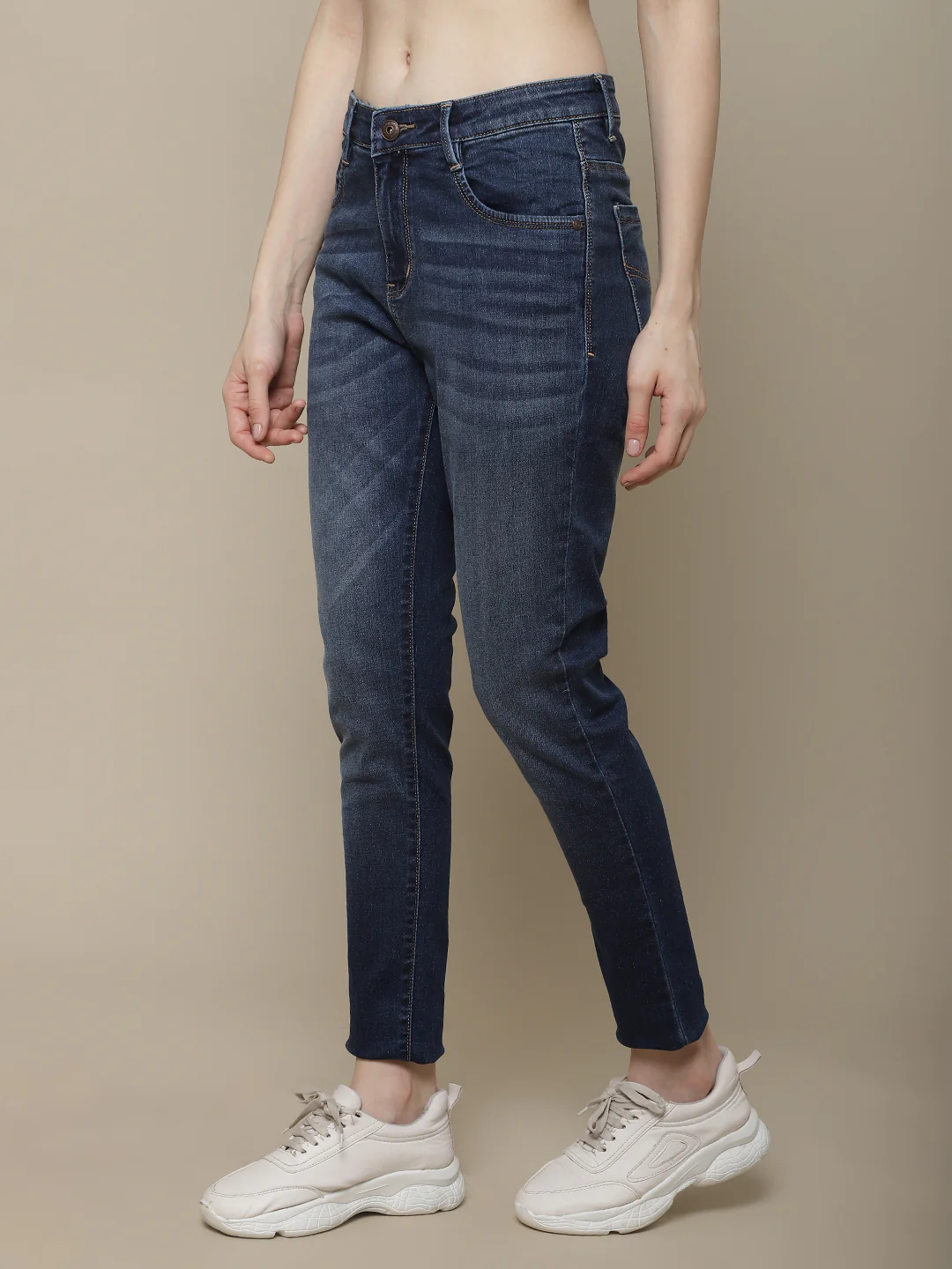 Women's Solid Blue Casual Jeans - Image 4