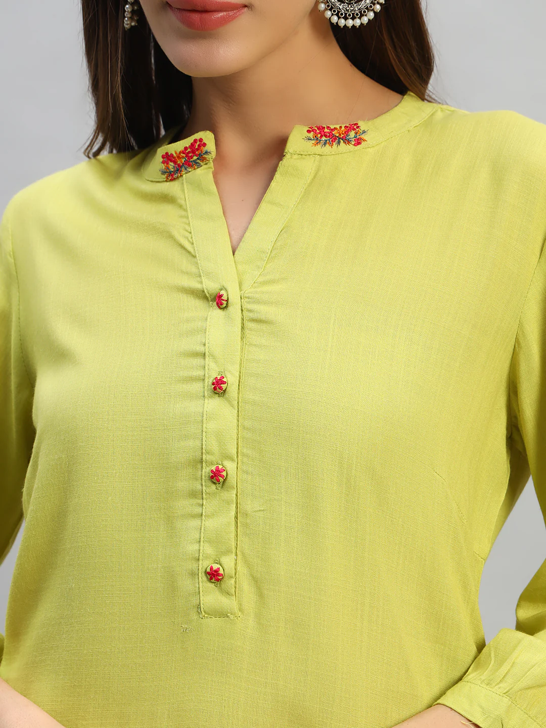Women's Solid Green Mandarin Collar 3/4th Sleeves Casual Kurti - Image 6