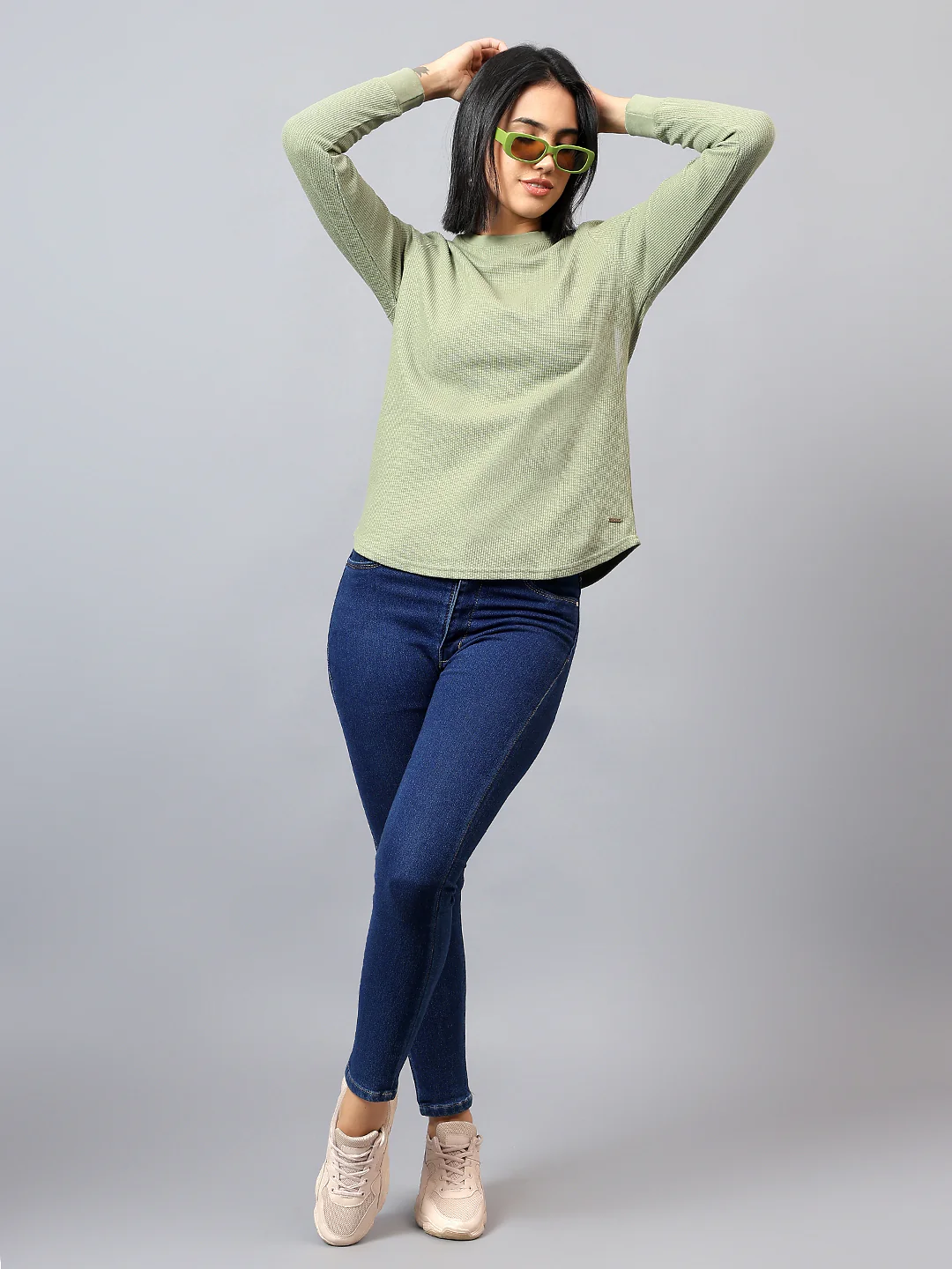 Women's Solid Green Round Neck Tshirt - Image 3